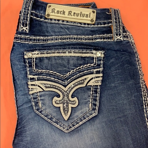 Size 28 Rock Revival bootcut jeans! - Picture 2 of 3